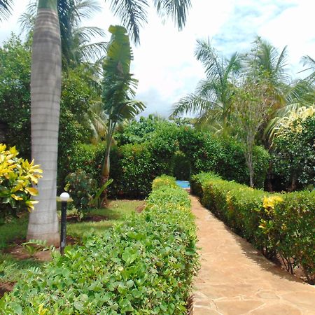 Villas Dora And Holly Diani Beach Bagian luar foto