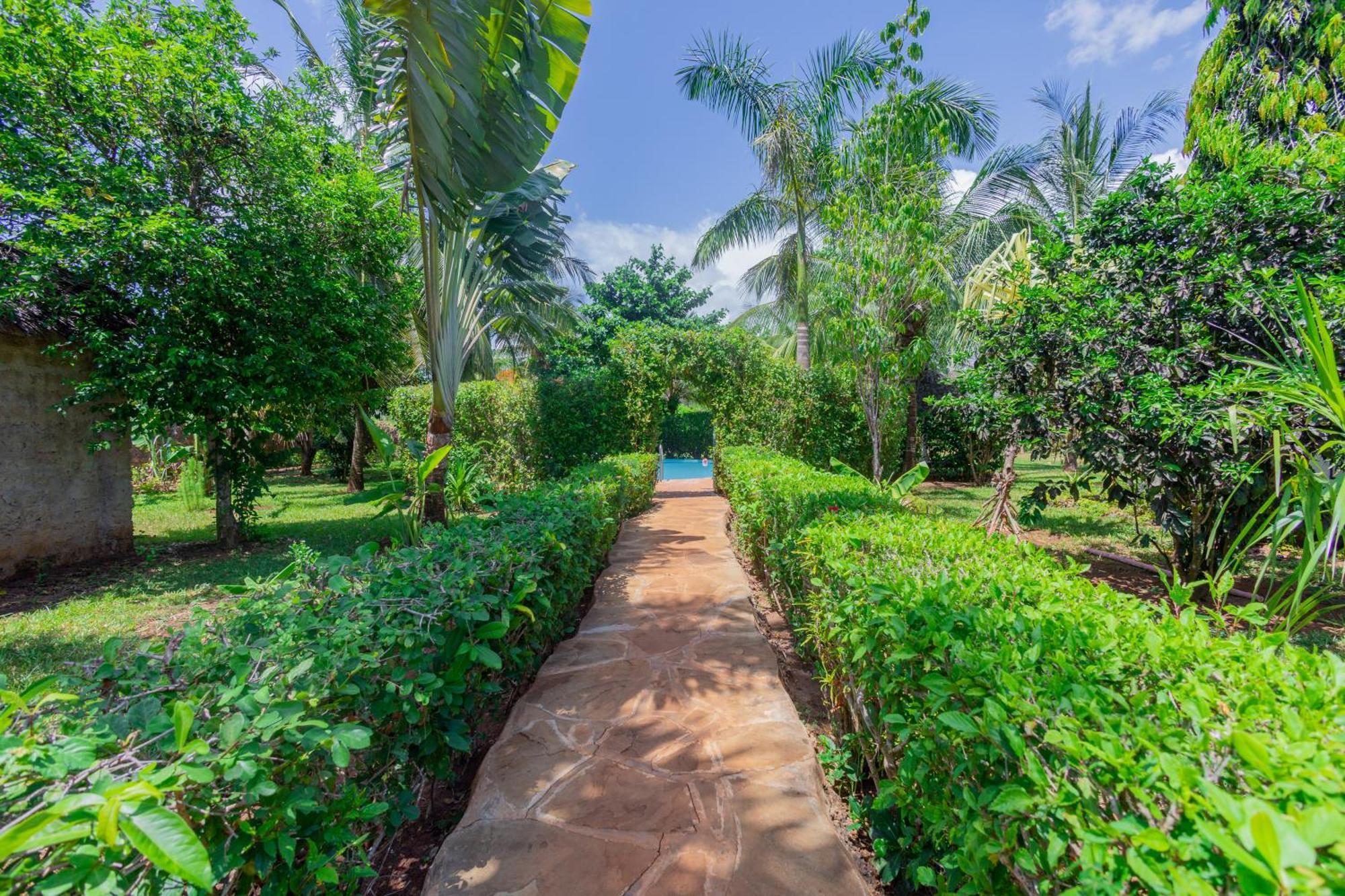 Villas Dora And Holly Diani Beach Bagian luar foto