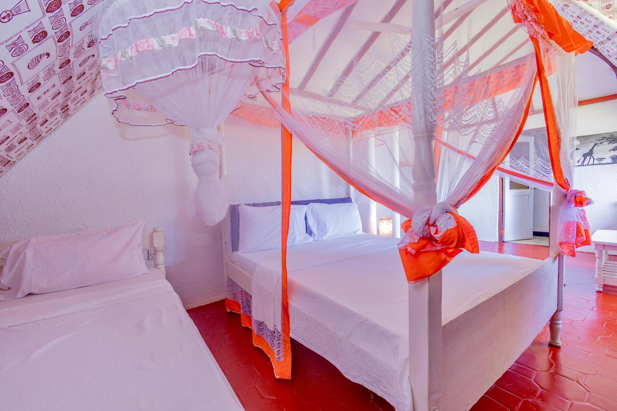 Villas Dora And Holly Diani Beach Bagian luar foto