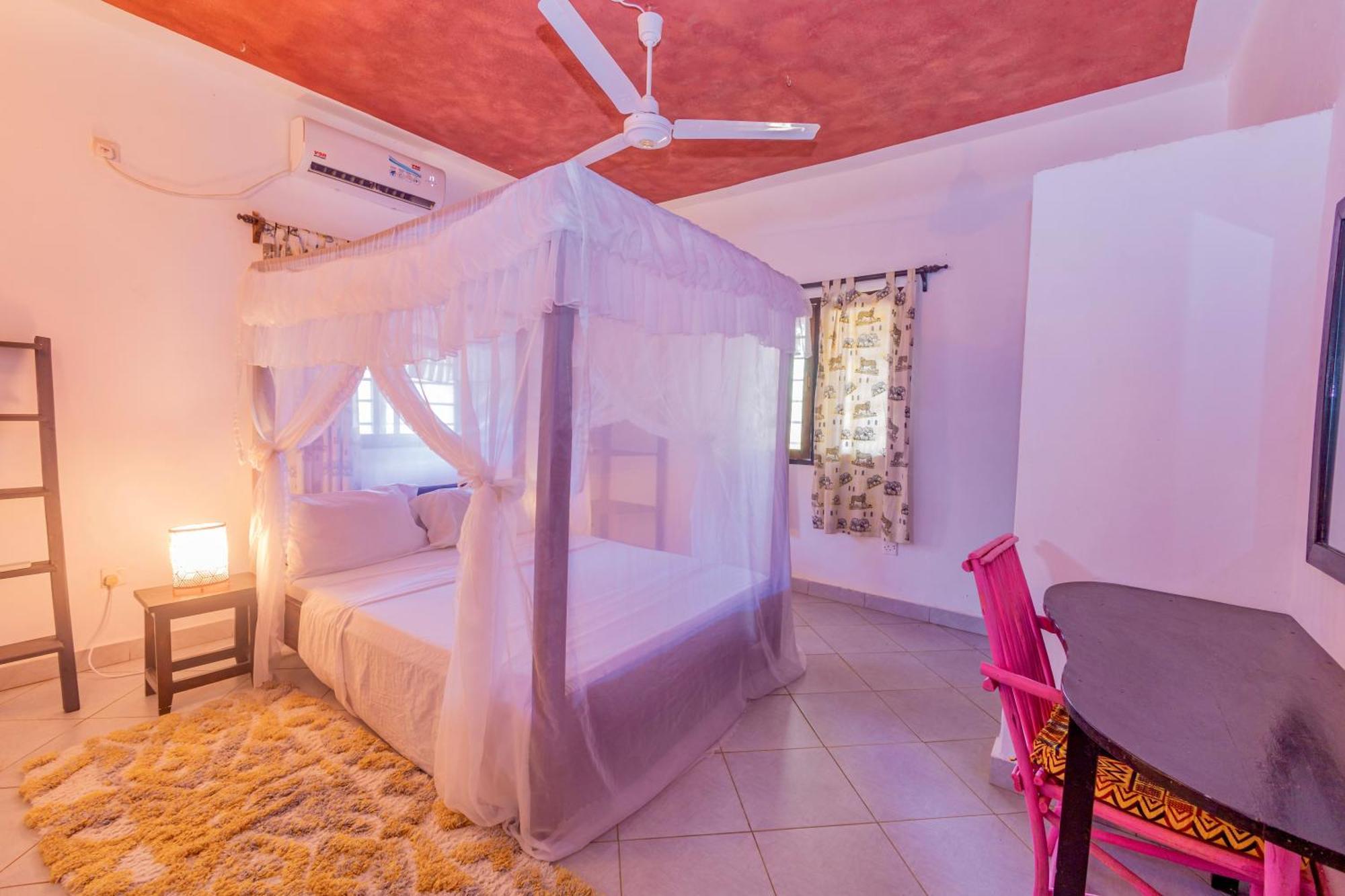 Villas Dora And Holly Diani Beach Bagian luar foto