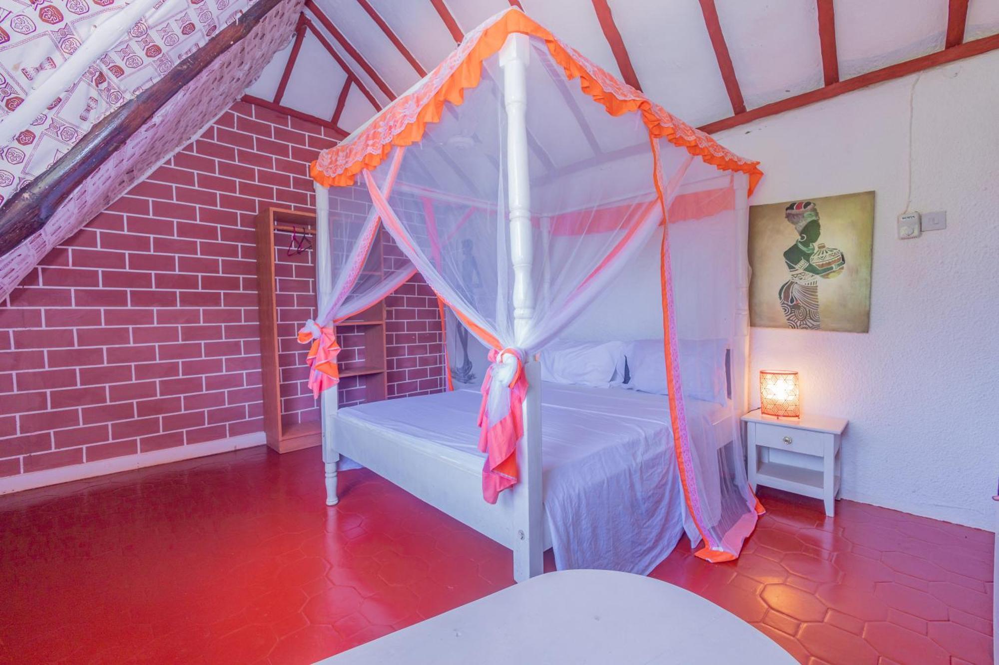 Villas Dora And Holly Diani Beach Bagian luar foto