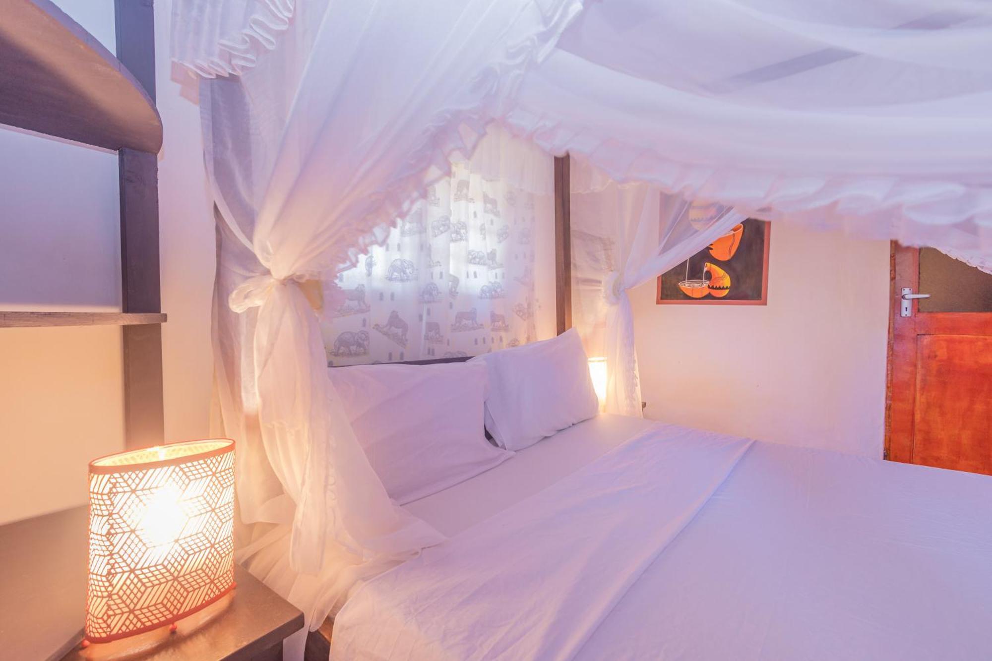 Villas Dora And Holly Diani Beach Bagian luar foto