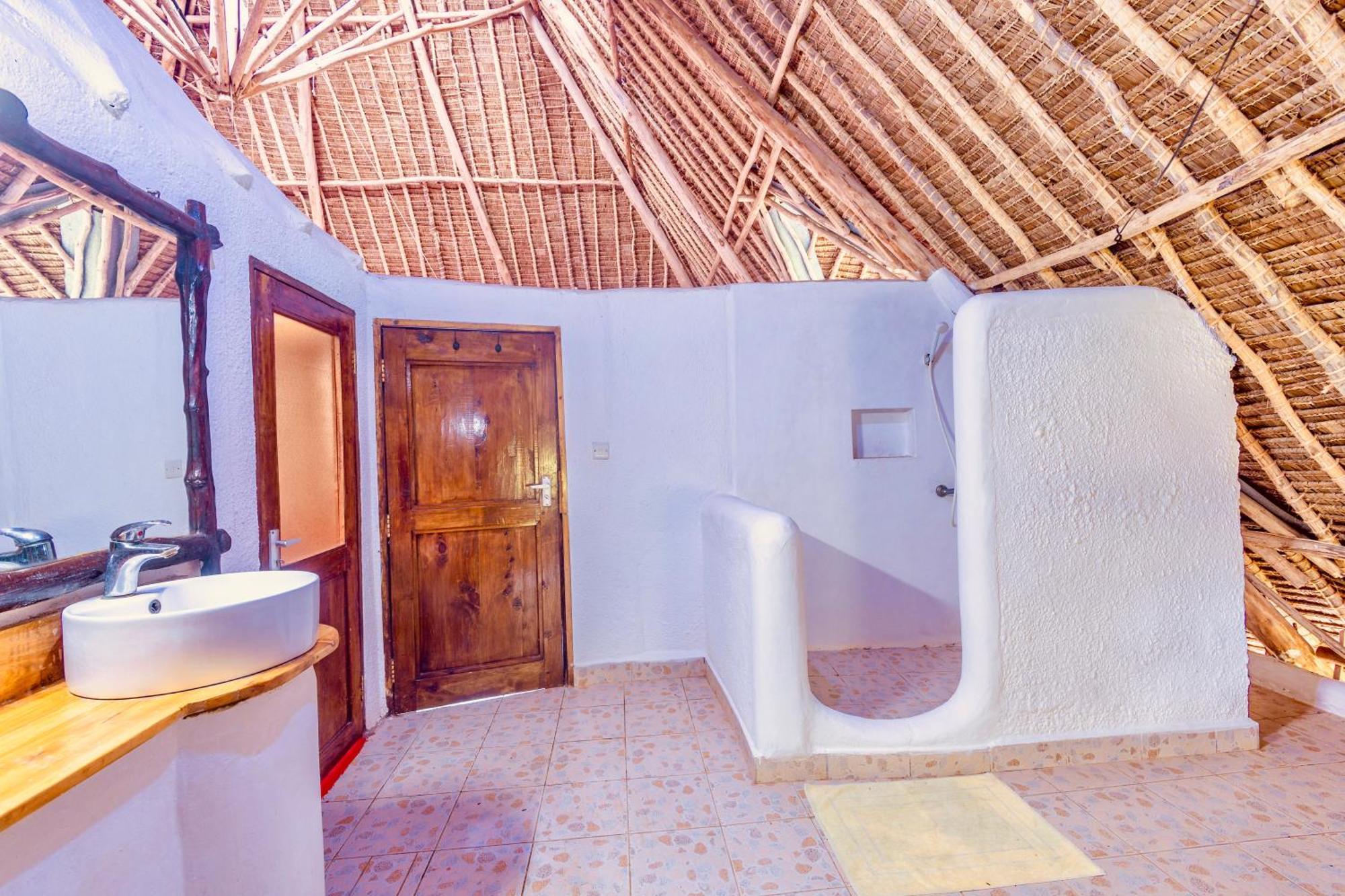 Villas Dora And Holly Diani Beach Bagian luar foto