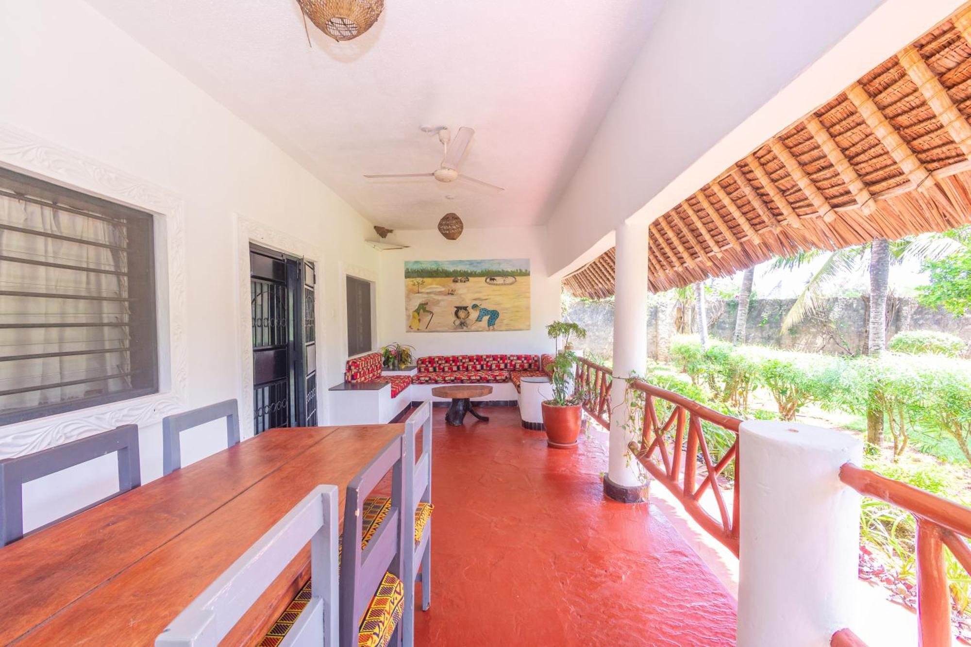 Villas Dora And Holly Diani Beach Bagian luar foto